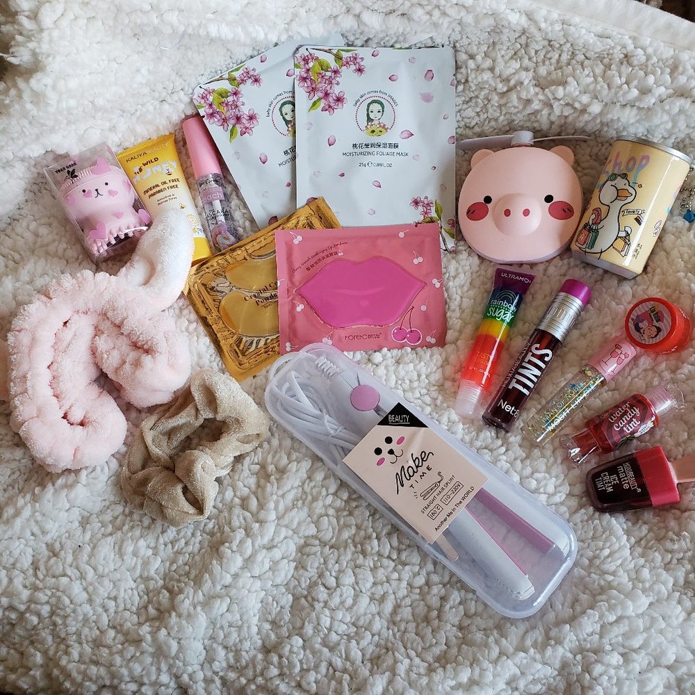 Girls Beauty Gift Set Lip Gloss Bundle 18 pieces